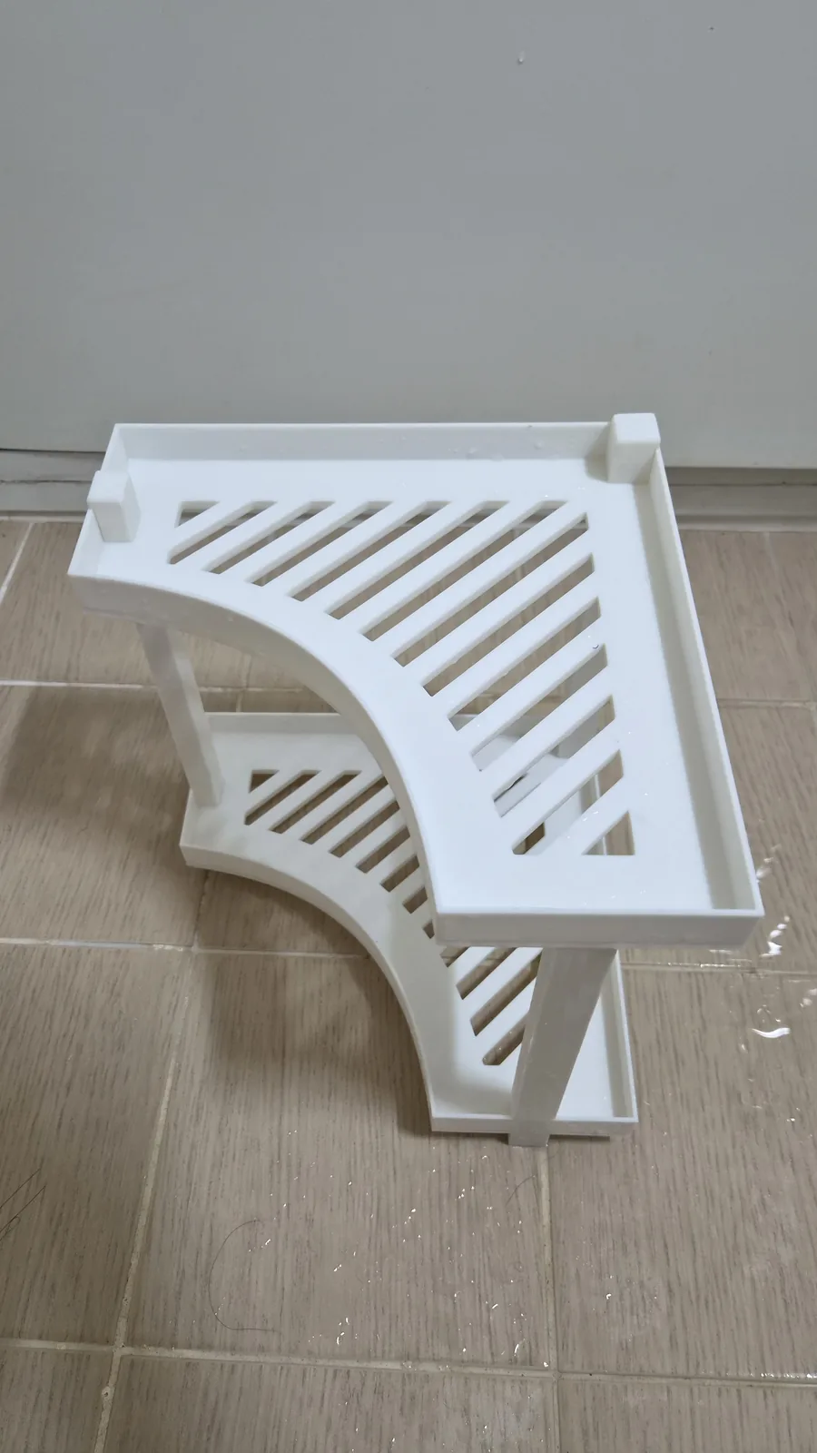 3D프린트 DIY 완성본을 위에서 본 부채꼴 슬릿 상판
